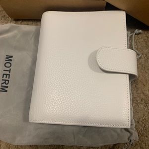 White Pocket New Style Moterm Versa